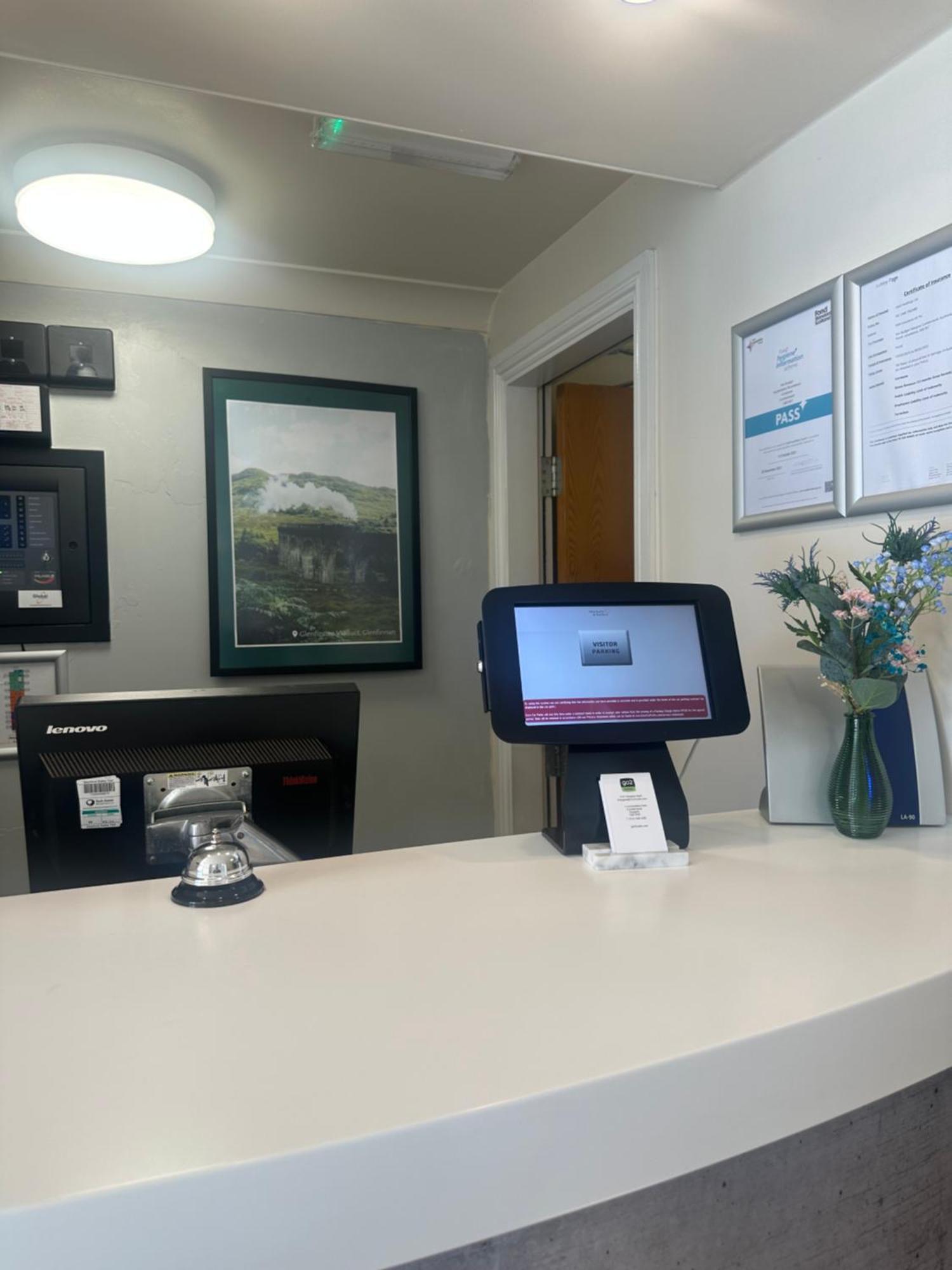 Go2 Glasgow Cumbernauld Hotel - Free Parking And Pet Friendly Екстер'єр фото