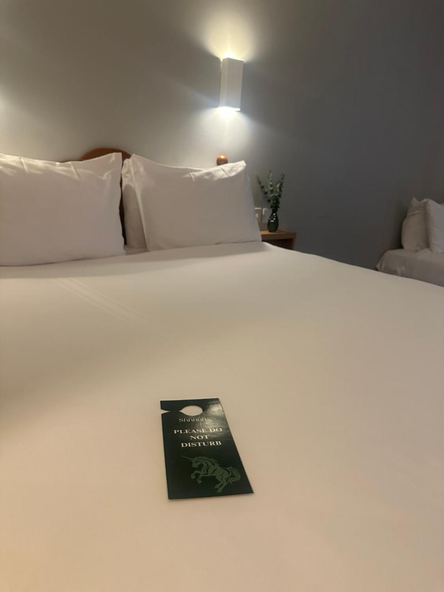 Go2 Glasgow Cumbernauld Hotel - Free Parking And Pet Friendly Екстер'єр фото
