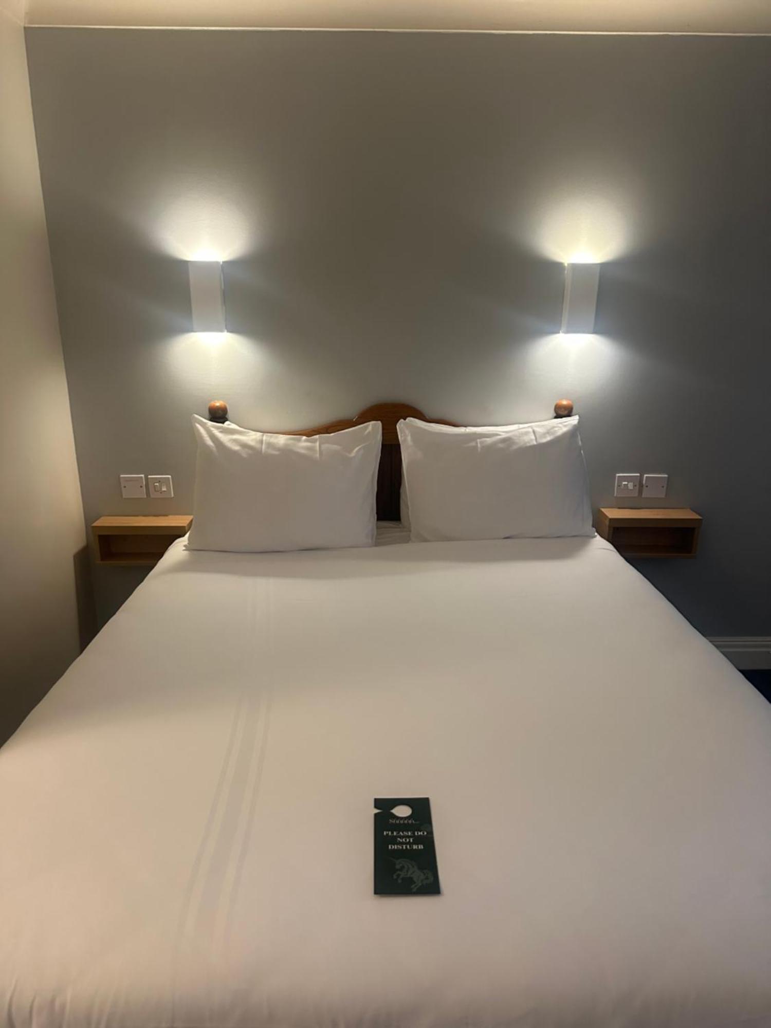 Go2 Glasgow Cumbernauld Hotel - Free Parking And Pet Friendly Екстер'єр фото