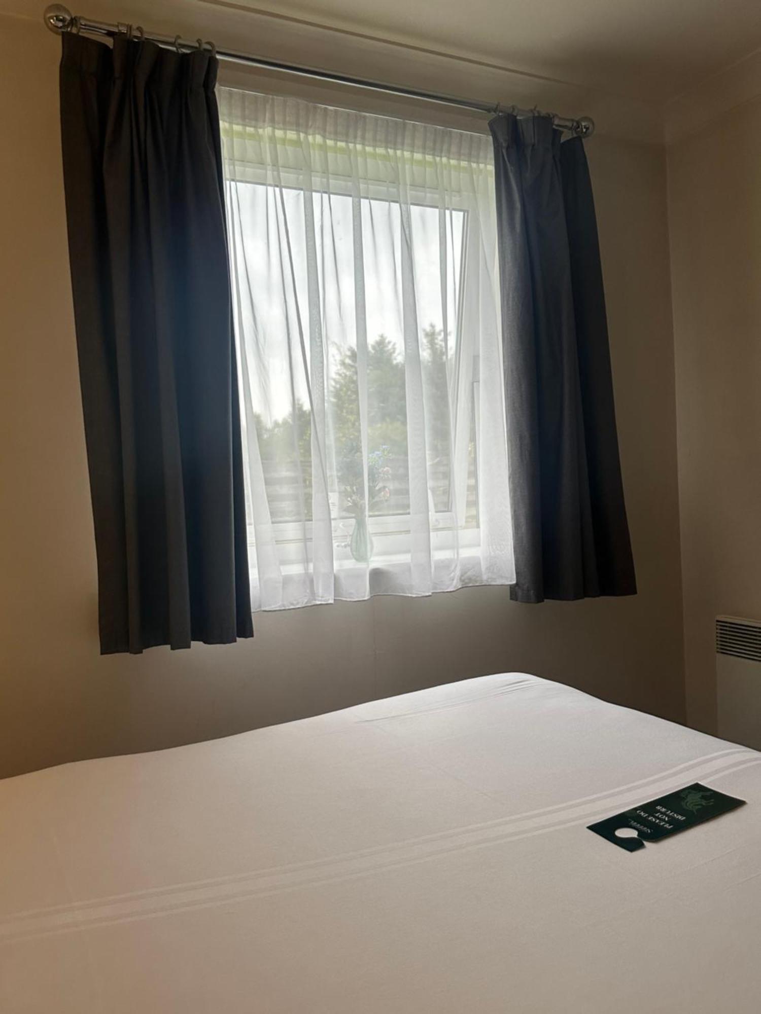 Go2 Glasgow Cumbernauld Hotel - Free Parking And Pet Friendly Екстер'єр фото
