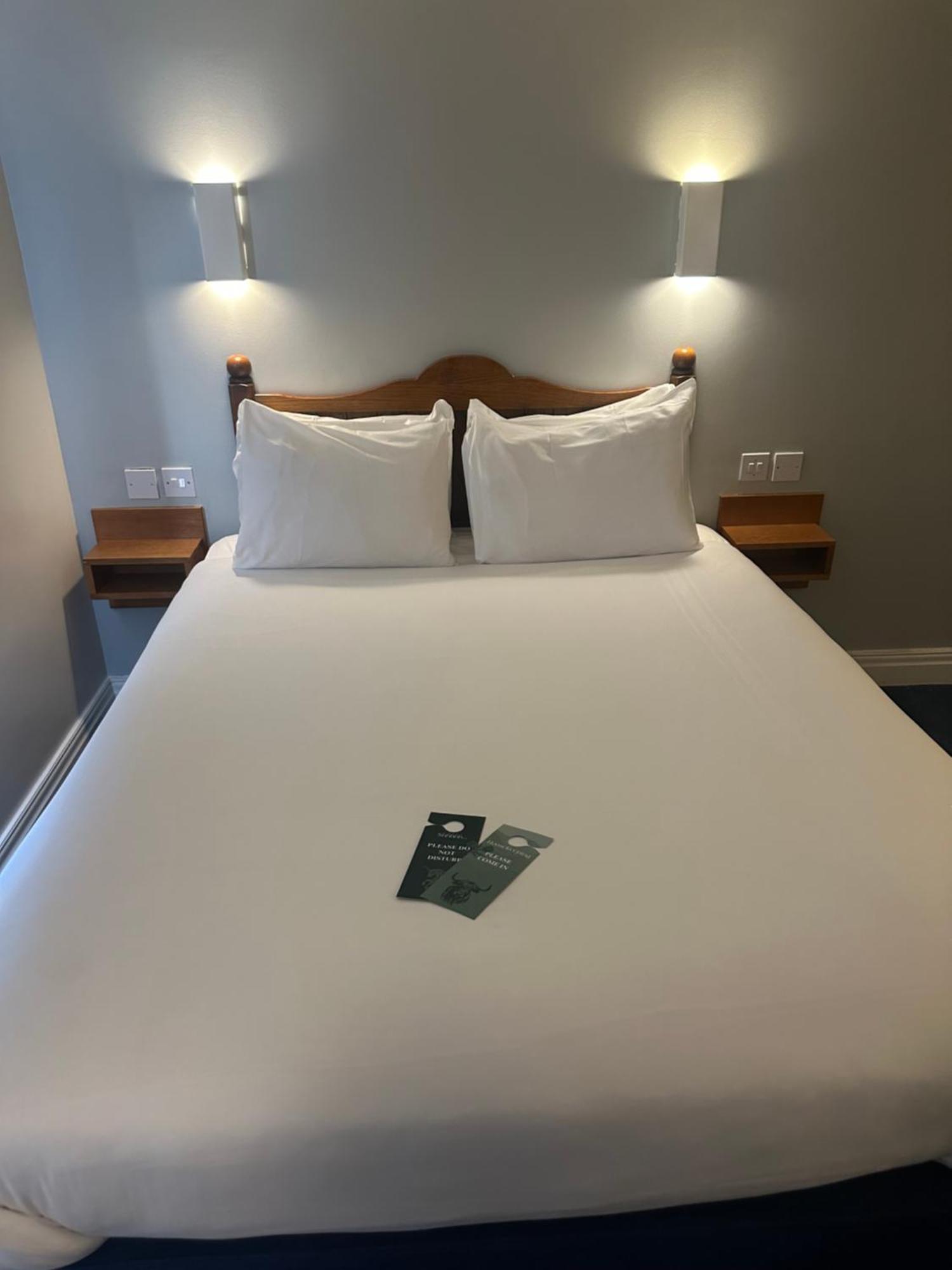 Go2 Glasgow Cumbernauld Hotel - Free Parking And Pet Friendly Екстер'єр фото